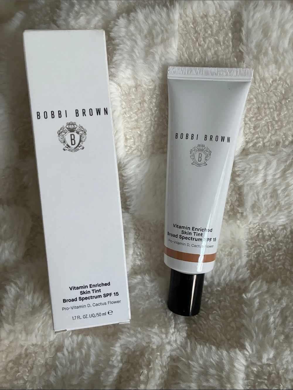 Bobbi Brown Vitamin Enriched Skin Tiny Broad Spectrum SPF 15, Golden 1, NEW NIP